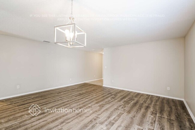 Building Photo - 30751 Sonnet Glen Dr