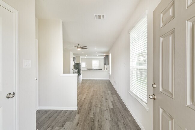 Building Photo - 2934 Lawrence Pk Ct