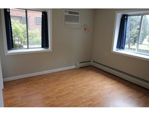 Building Photo - 220 Essex St