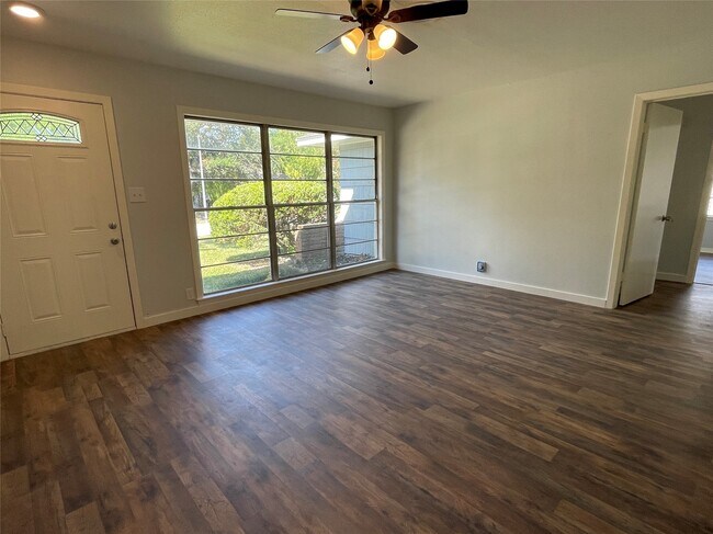 Foto del edificio - 5109 Verdome Ln