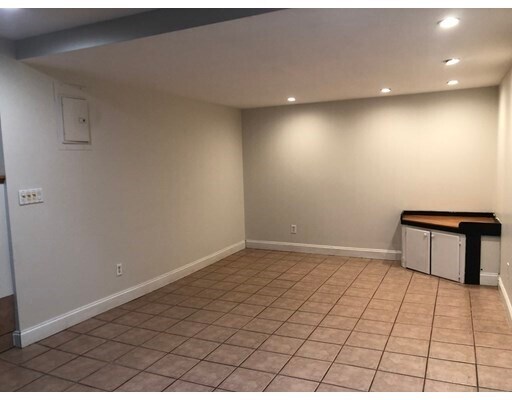 Building Photo - 678 Tremont St