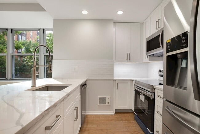 Building Photo - 149 Essex St