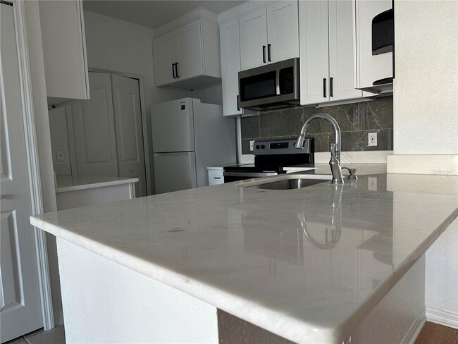 Building Photo - 2537 Maitland Crossing Way