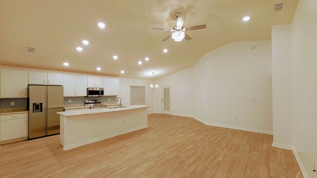 Foto del edificio - 6337 Gardner Dr