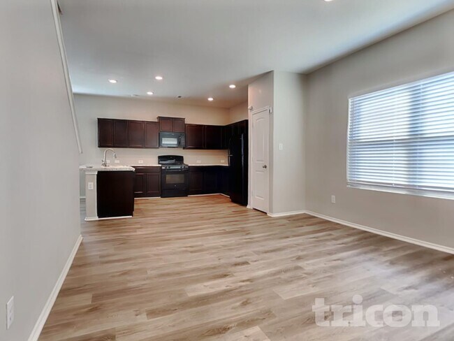 Foto del edificio - 8406 Chalk Hill Cove