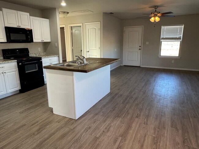 Foto del edificio - 4302 E 61st St