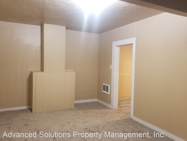 Building Photo - 2134 Pine St