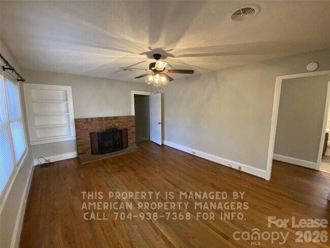 Foto del edificio - 733 Ideal Dr SE