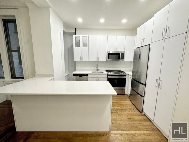 Building Photo - WEST 58 STREET