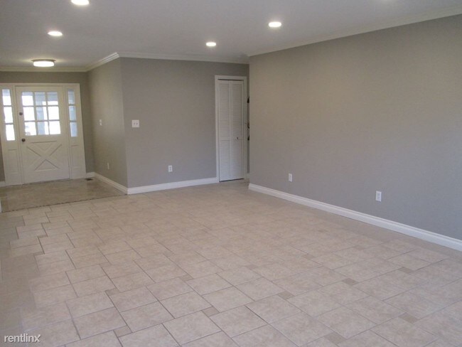 Building Photo - 4 br, 2 bath House - 4842 Butler Dr