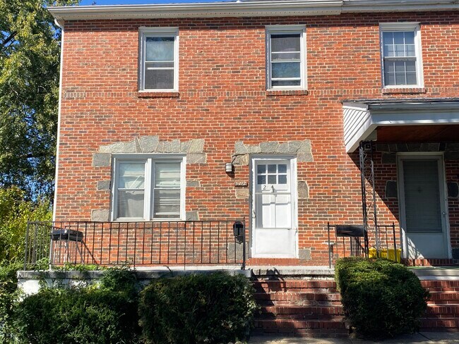 Building Photo - 5212 Hillburn Ave