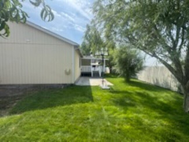 Foto del edificio - 2089 NW Eucalyptus Dr