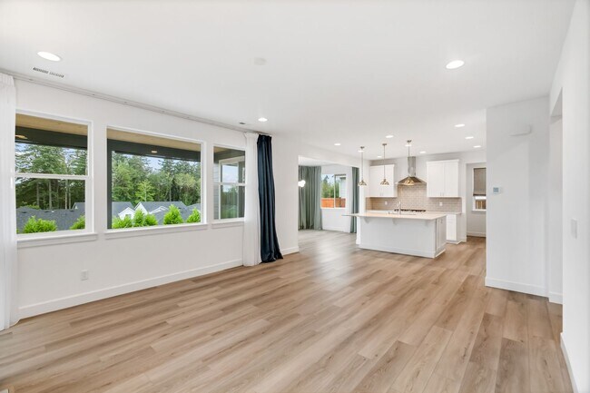 Foto del edificio - Spacious Two-Story in Port Orchard