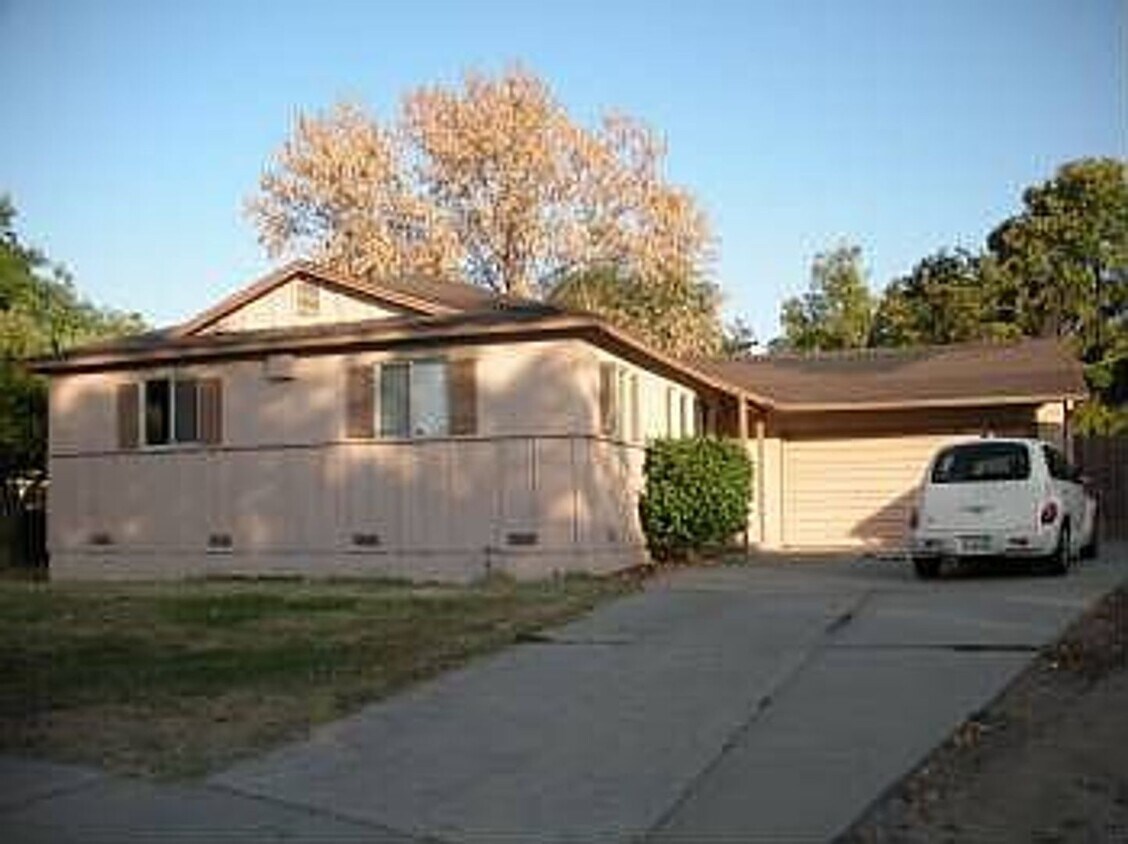 Foto principal - 3 Bedroom Home in Citrus Heights in a Cul ...