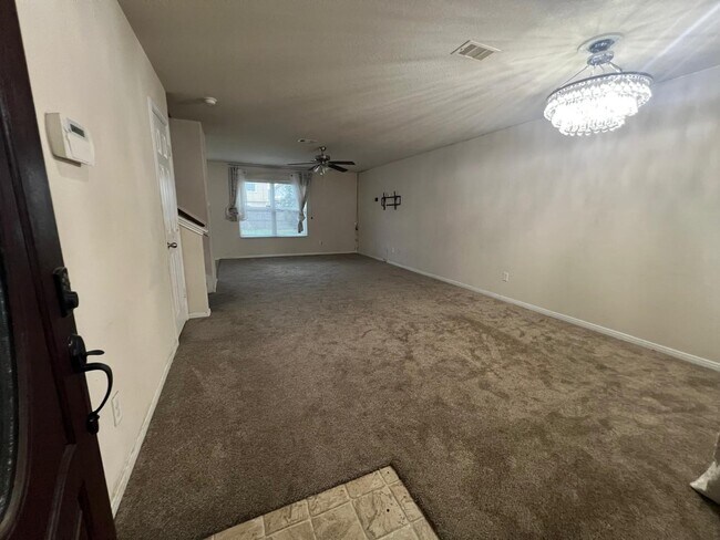 Building Photo - 3207 Zephyr Glen Way