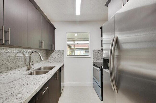 Foto del edificio - 7603 Kimberly Blvd