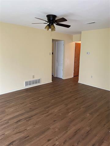 Foto del edificio - 236 Straw Rd