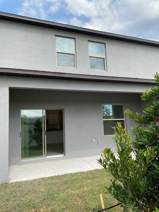 Foto del edificio - 9695 Ashworth Pl