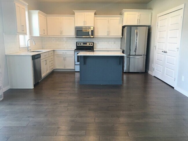 Building Photo - Spacious 4-Bedroom Rental Home with Quartz Countertops in Meridian!