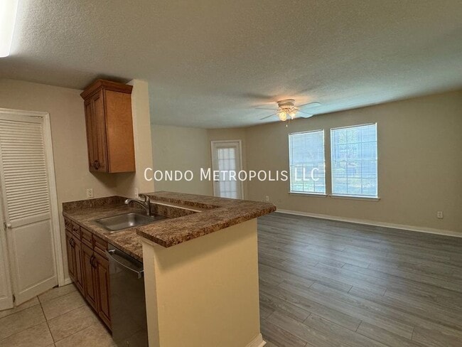 Foto del edificio - 6178 Westgate Dr