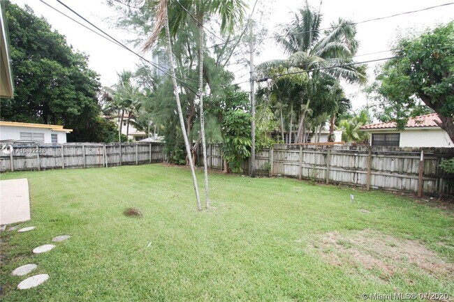 Foto del edificio - 332 189th St