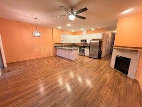 Building Photo - 4325 SE 79th Ave