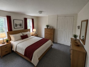 Building Photo - 38 Middle Spring Rd