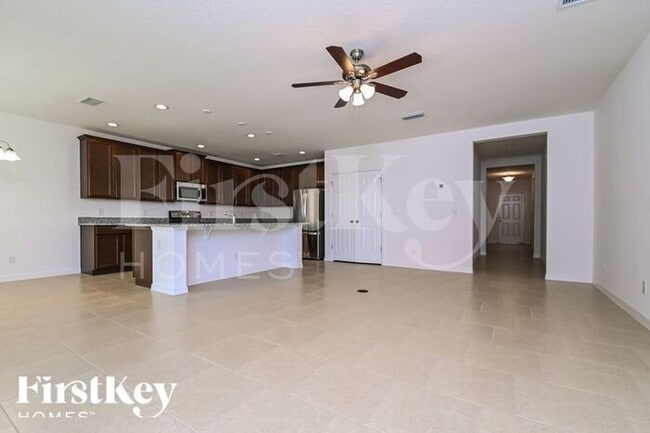 Foto del edificio - 900 Avenal Ln