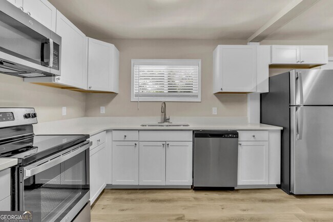 Building Photo - 3507 Hyland Dr