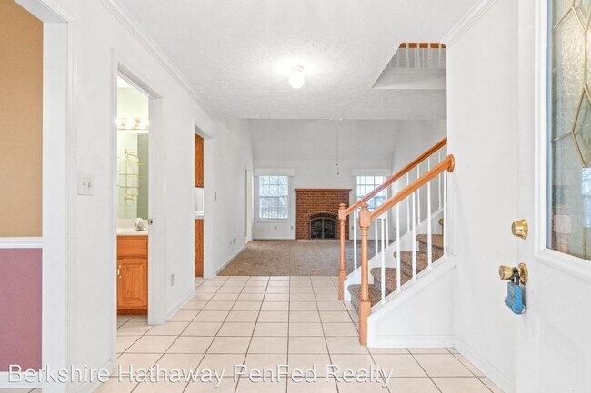 Building Photo - 3 br, 2.5 bath House - 4283 N. Woodstock Dr