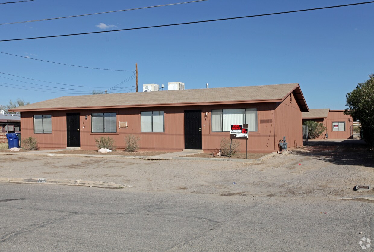 Primary Photo - 4-Plex