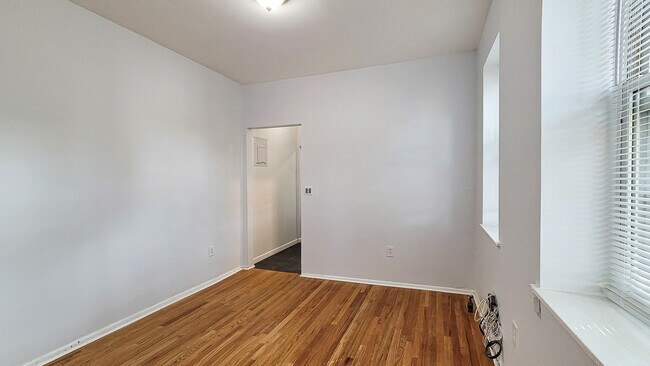 Building Photo - 127 Jewell St