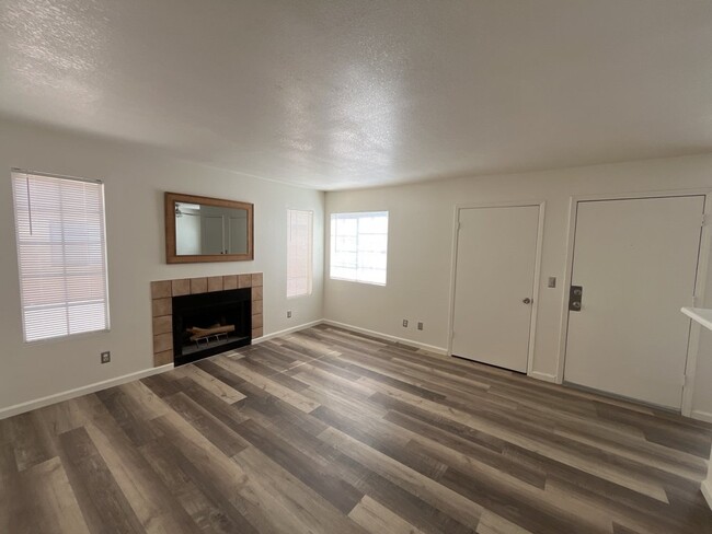 Building Photo - A stunning 2-bedroom, 1-bathroom rental pr...