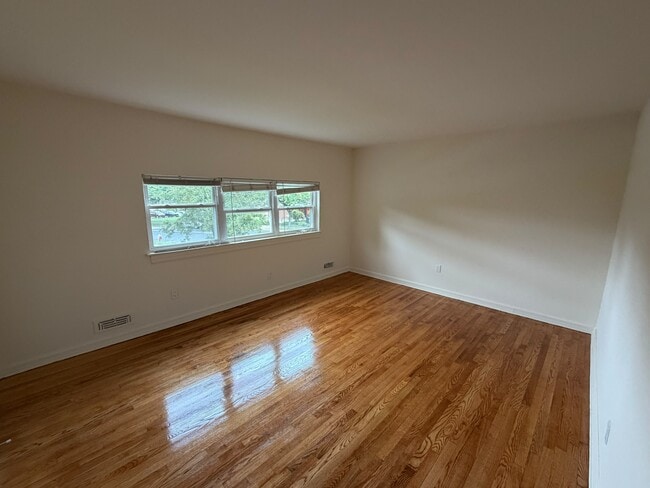 Living Room - 107 Ross Ave