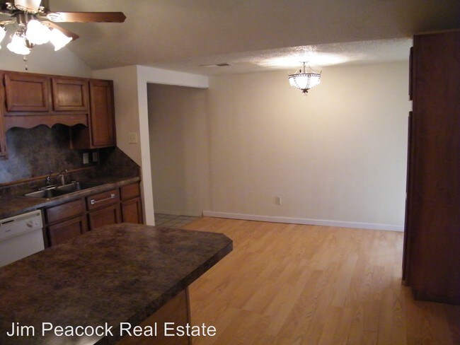 Building Photo - 2 br, 1 bath House - 104 Roosevelt Road