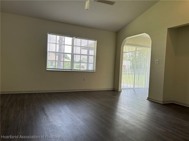 Building Photo - 4800 Cadagua Dr