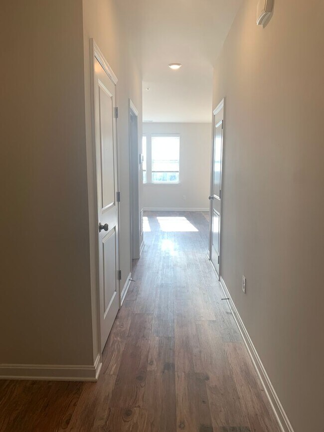 Foto del edificio - Locust Run Townhouse, Northeastern SD-3 Be...