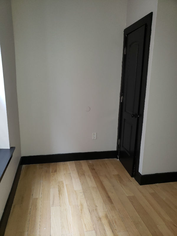 Building Photo - 386 Amboy St