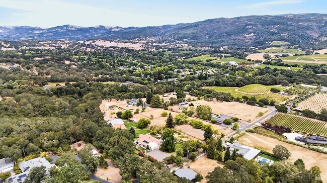 Foto del edificio - 15644 Arnold Dr