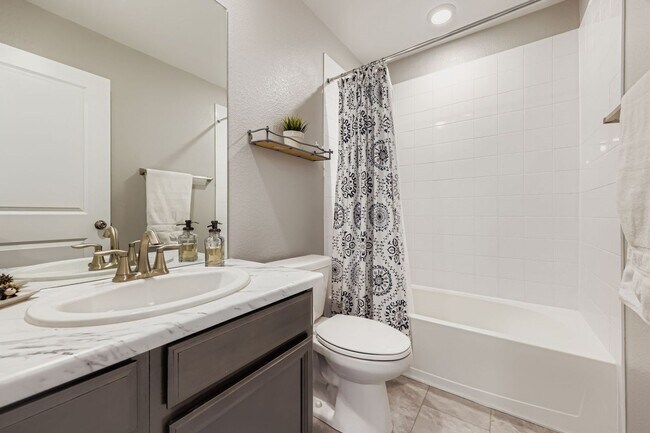 Foto del edificio - Spacious 2-Bedroom Home with Loft and Garage in Broomfield! Thanksgiving special - 1/2 off first ...
