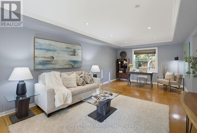 Building Photo - 8 Meridene Crescent E
