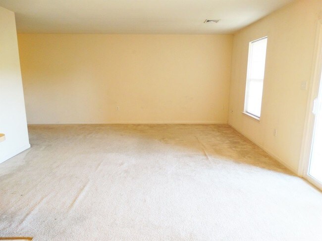 Building Photo - 1266 Hammon Ave