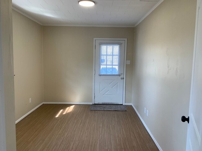 Building Photo - 3203 E Park Ave