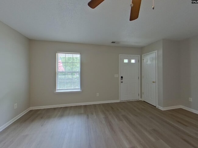 Building Photo - 381 Valley Heights Ln