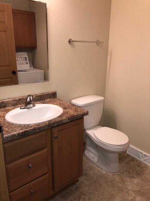 Foto del edificio - 2519 Parkfield Dr, West Bend, WI 53090