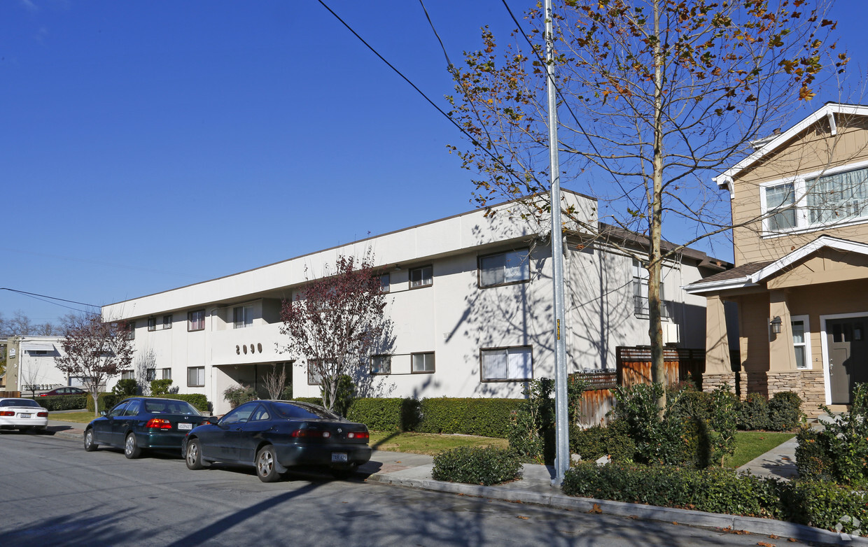 Building Photo - 2090 Radio Ave