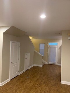 Building Photo - 590 Lotus Dr N
