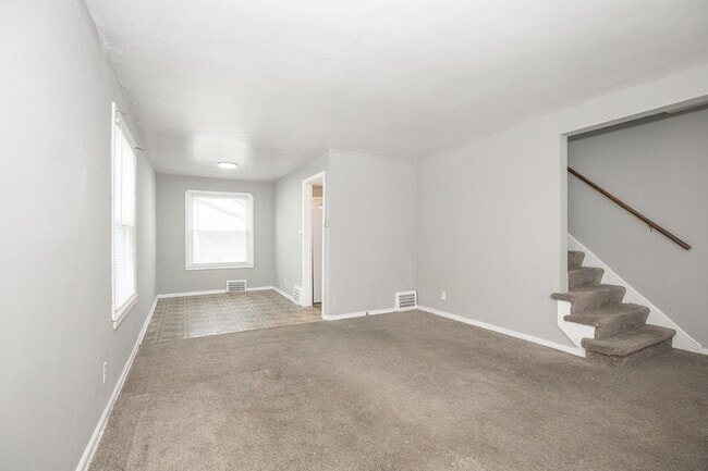 Building Photo - 2 BED 1 BATH BEAUTIFUL SINGLE FAMILY HOME