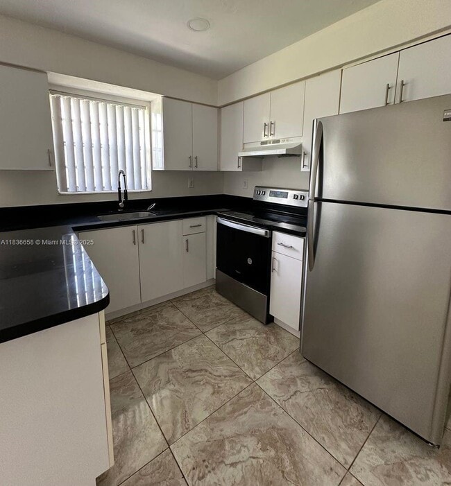 Building Photo - 11625 Canal Dr