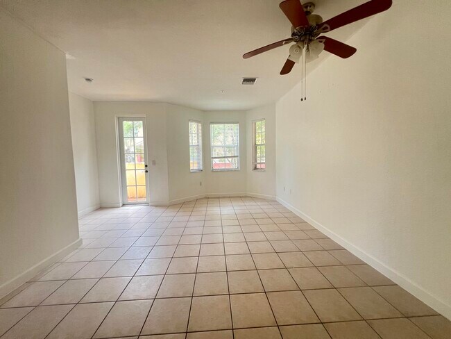 Building Photo - 3804 Shoma Dr